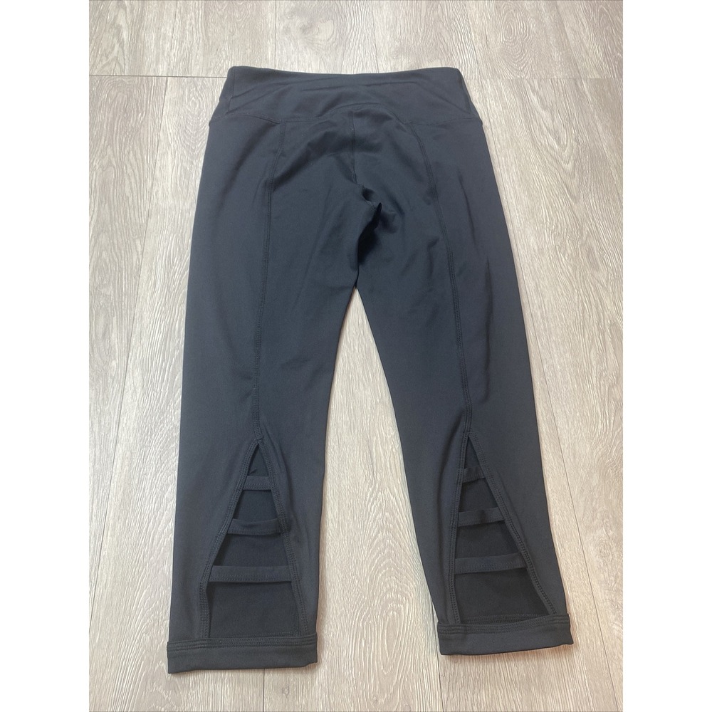 Z By Zella Womens M Medium Black Capri Leggings Cross Cross Semi Open Calf